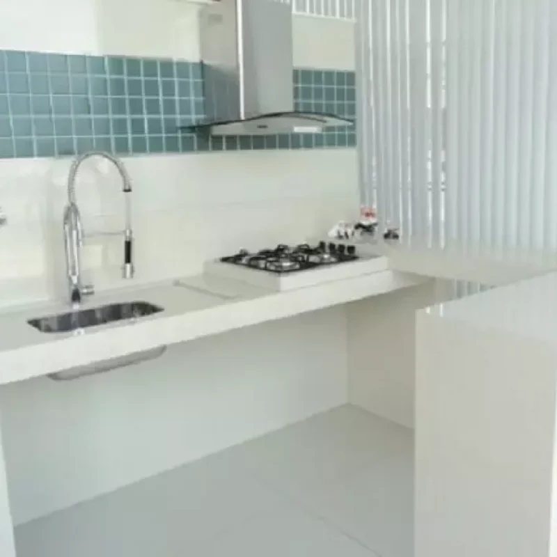 pia-de-porcelanato-cozinha-com-bancada-branca